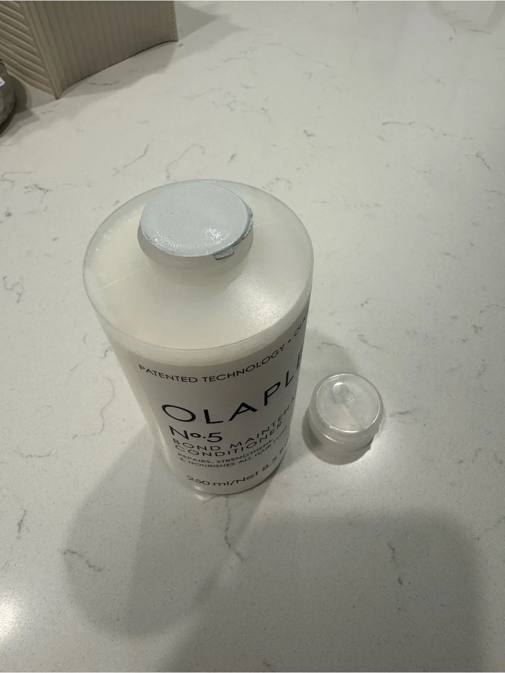 OLAPLEX No.5 Bond Maintenance Conditioner - White Bottle